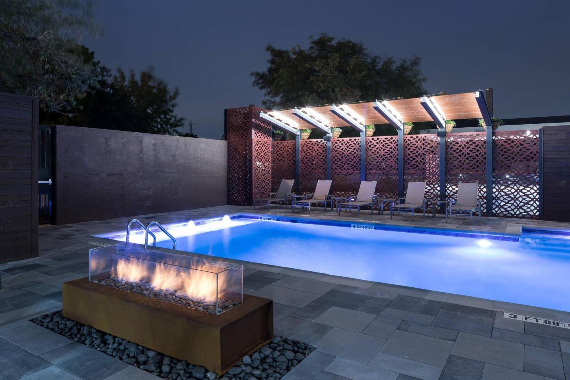 Courtyard By Marriott Houston Heights/I-10 Hotell Eksteriør bilde
